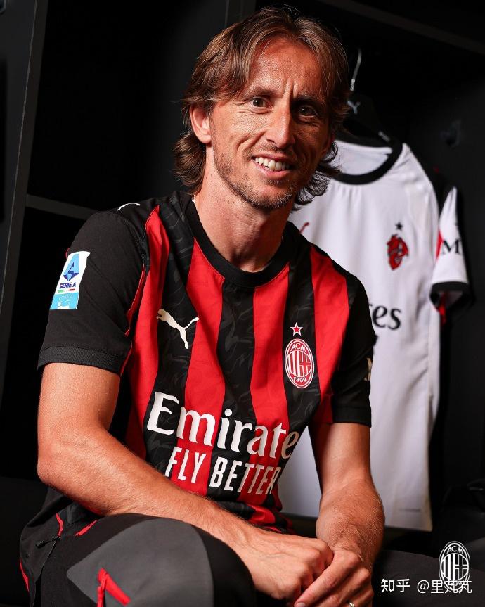 官方：明夏世界杯上下半场中段有强制补水时间，每次3分钟