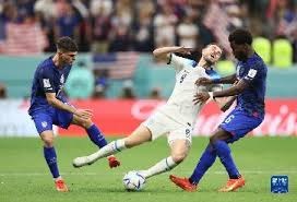 篮球湖人替补球员贡献关键篮板