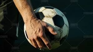 足球国足训练课发生小插曲，球员被逗笑